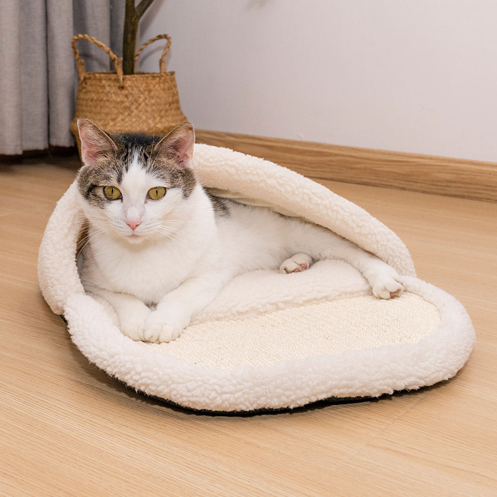Manufacturer Wholesale Shoes Design Warm Cat Bed With Scratcher Board
