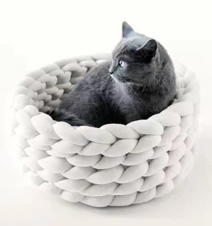 Luxury Warm Soft Plush Comfortable Pet Bed For Sleeping Dog Bed