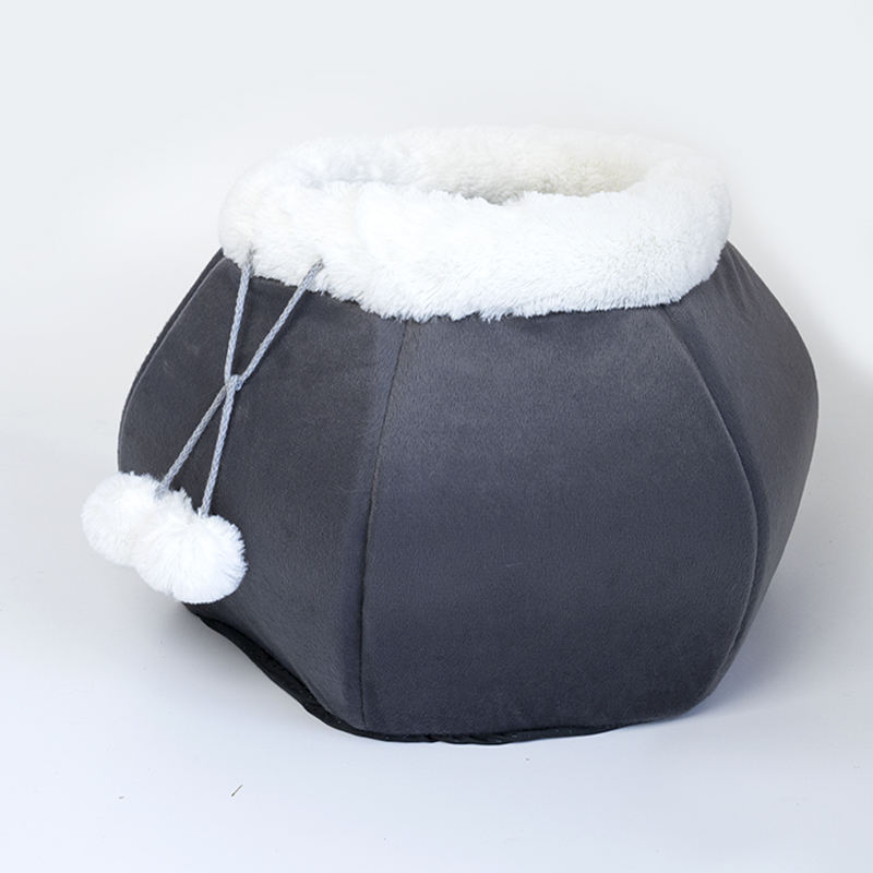 Wholesale Custom New Design Comfortable Cat House With Ballstoy All Season Deformation-proof Cat Bed