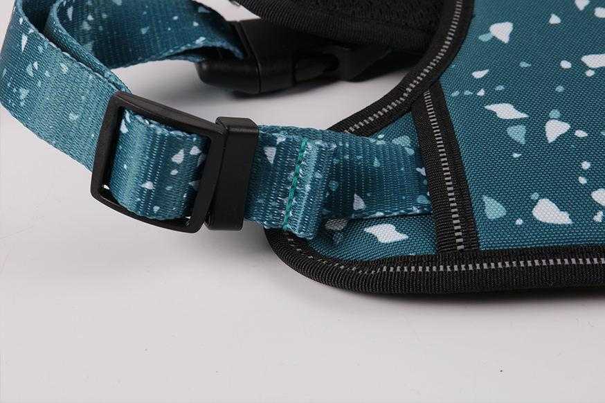 Wholesale Oxford Nylon Luxury Customized Logo Designer No Pull Big Dog Training Adjustable Harness For Large Dogs