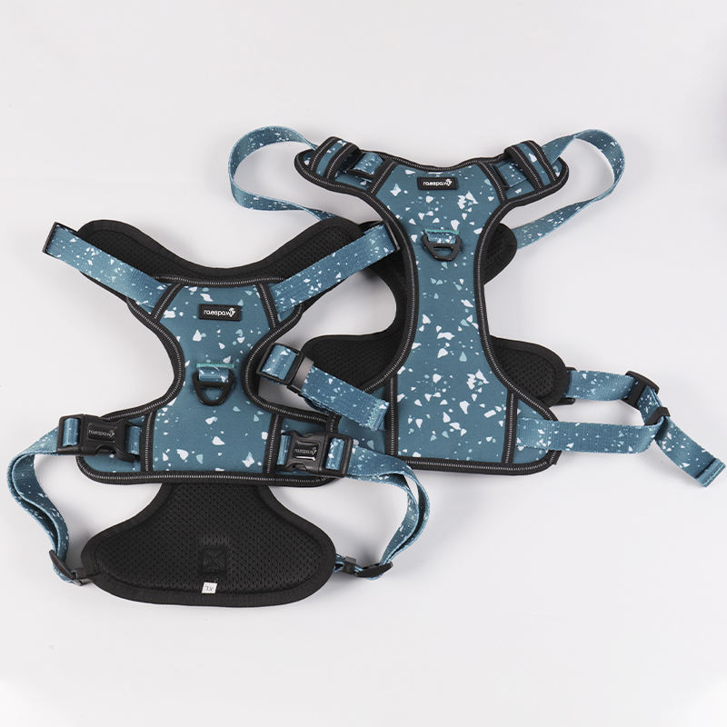 Personaised Outdoor Pet Vest Set Packaging Nylon Oxford Adjustable Reflective No-choke Blind Dog Harness Jacket Vest