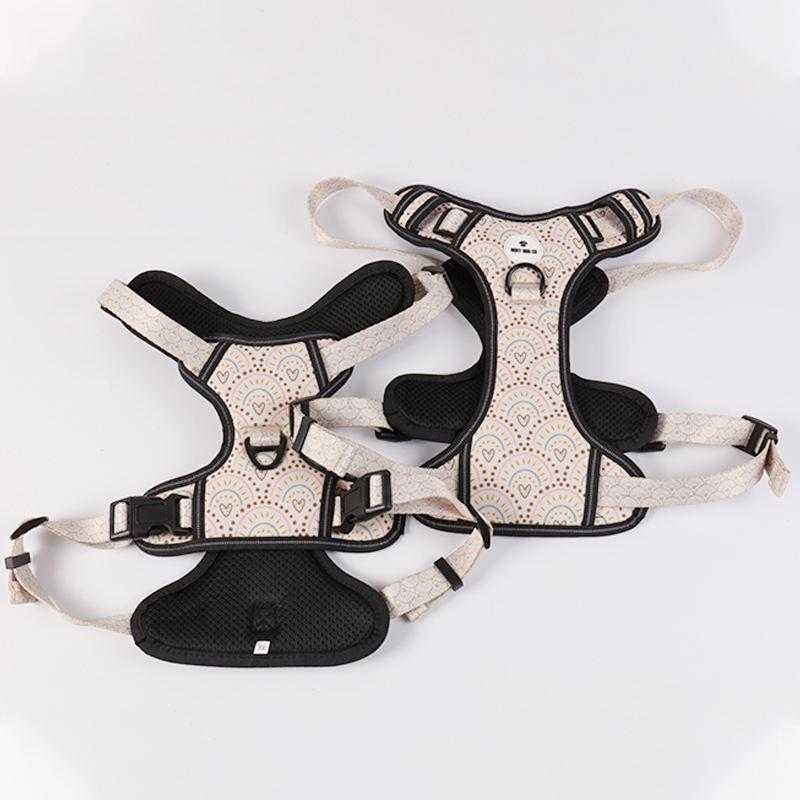 Luxury Air Tag Pet Vest Set Nylon Oxford Fabric No Pulling Dog Harness Vest For Medium Large Dogs