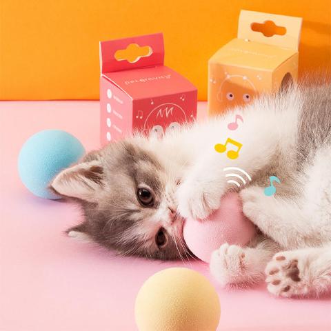 Hot Selling Cat Chasing Pet Playing Ball Squeaky Smart Cat Toys Interactive Ball Toy For Cats