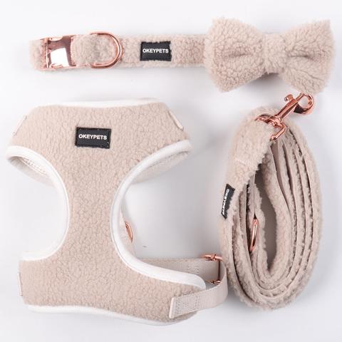 Custom Manufacture Adjustable Sherpa Collar Leash Poop Bag Holder White Dog Harness Name Pet Body Vest Soft Material