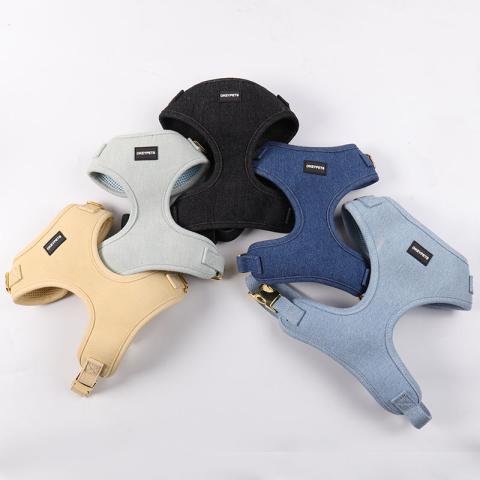 Popular Solid Color Harness Leash Poop Bag Holder Bow Tie Set Custom Adjustable Dog Harness Collar