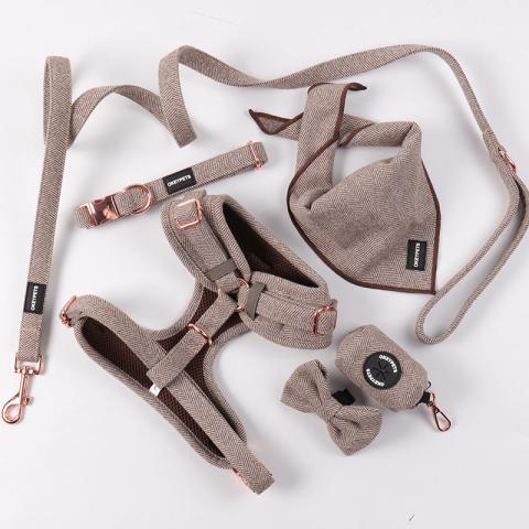 2023 Adjustable Luxury Twill Herringbone Tweed Dog Harness Leash And Collar And Bandana Set