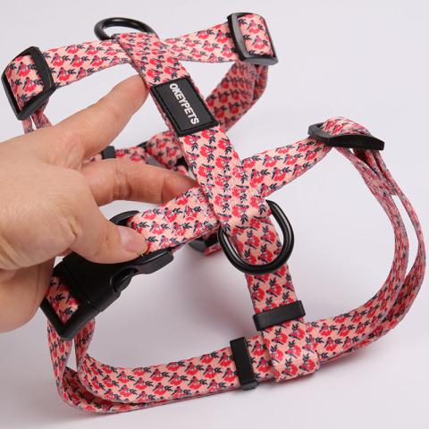 Hot Selling Of Luxury Dog Harness And Pet Collars Leashes Set Manufacture Wholesale Fashion Bow Ties And Poop-bag